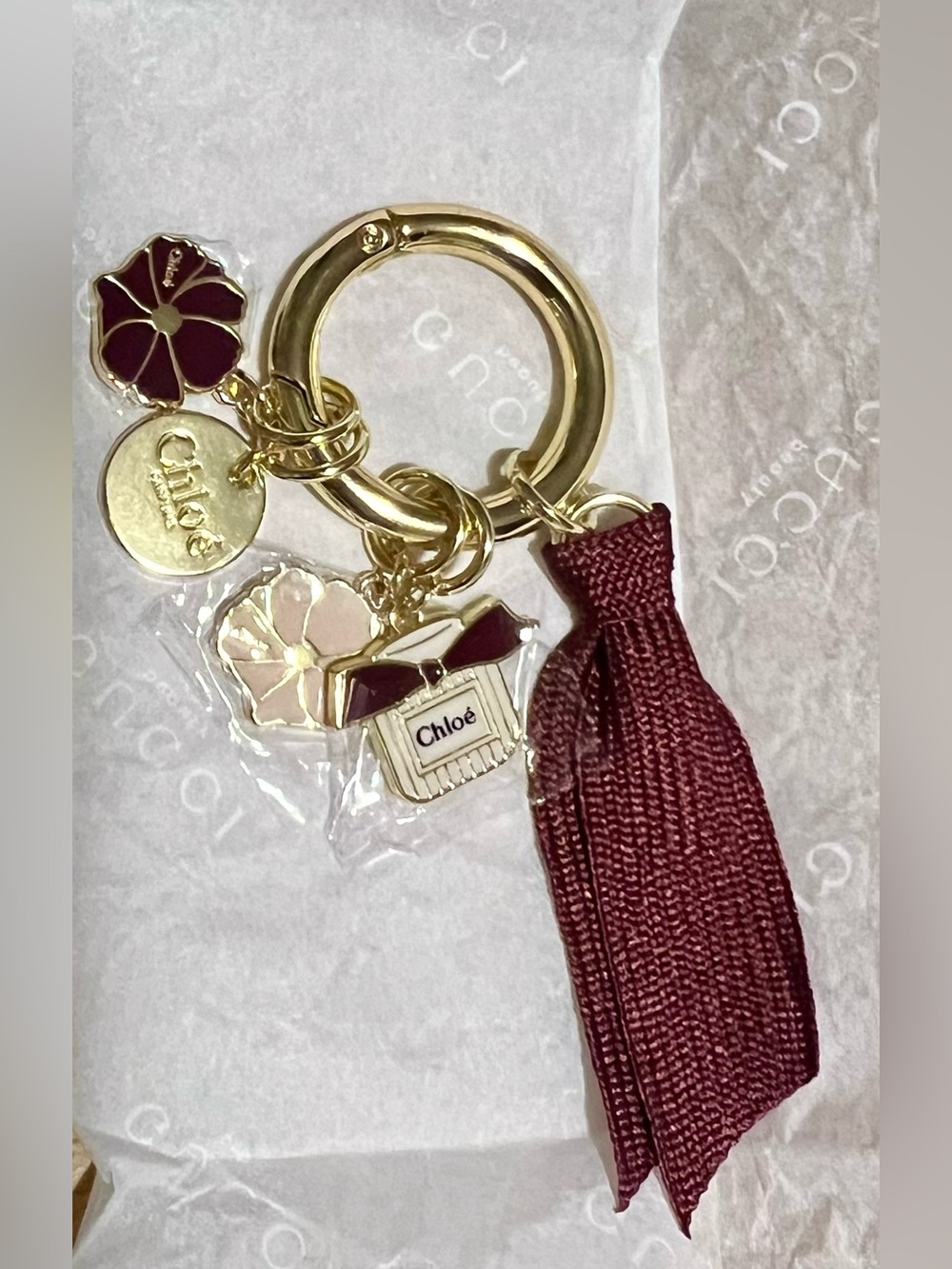 Chloé Parfum Purse Bag Charms Keychain Flower Pendants Burgundy Ribbon Gold